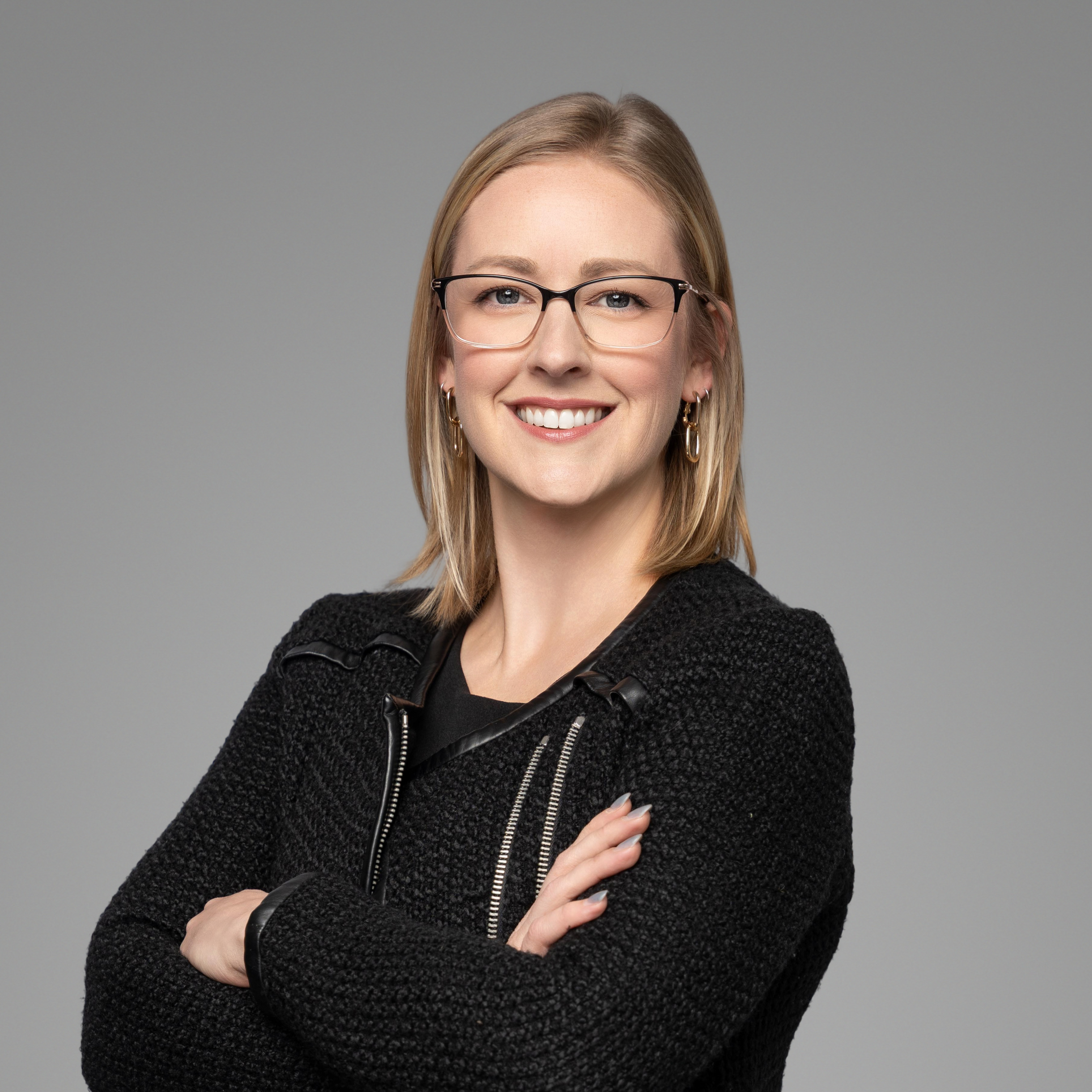 Amanda Gomes Bio Image